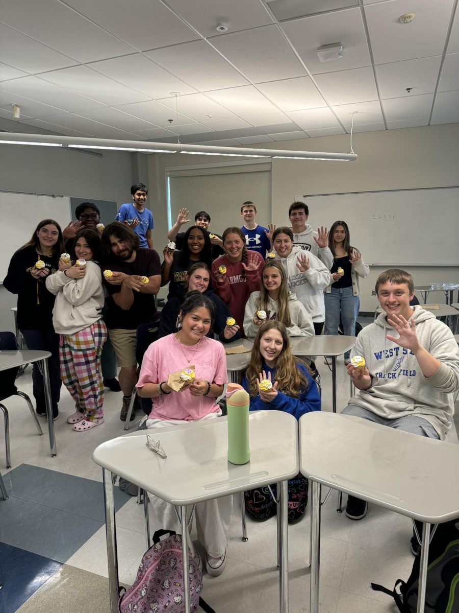 from front to back: Kaylah Lopez, Leilani Houle, Dominic Santaniello, Darby Poe, Keira Haley, Paige Matteson, Gunelle Aslanova, Joey Mastromatteo, Hazell Marie Poulin, Ainsley Kearney, Sonya Frisbie, Deborah Davies, Pavan Nayani, Isah Umarov, Aidan Flaherty, Brendan Riberdy, and Diana Pak